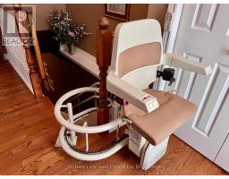 25 - 500 LAKEVIEW DRIVE - 21