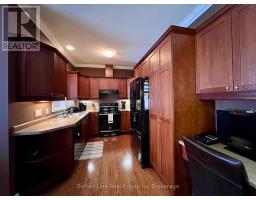 25 - 500 LAKEVIEW DRIVE - 4