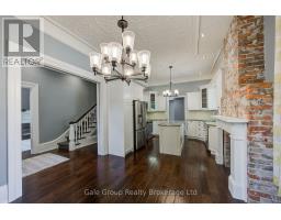 155 VANSITTART AVENUE - 8