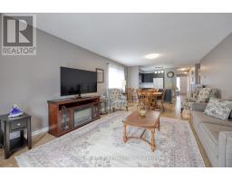 33 WILKINS CRESCENT - 14