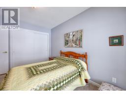 33 WILKINS CRESCENT - 20