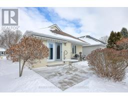 33 WILKINS CRESCENT - 28