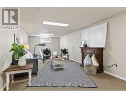 8 ELMWOOD PLACE - 19