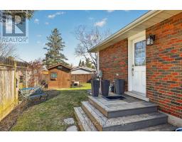 8 ELMWOOD PLACE - 23