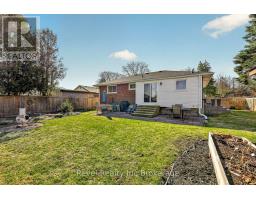 8 ELMWOOD PLACE - 24