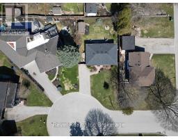 8 ELMWOOD PLACE - 29