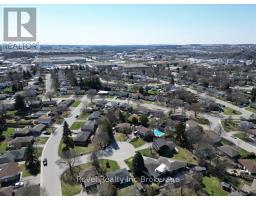 8 ELMWOOD PLACE - 31