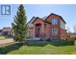 7 WOODHATCH CRESCENT - 2