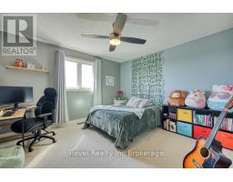 7 WOODHATCH CRESCENT - 24