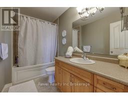 7 WOODHATCH CRESCENT - 26