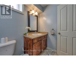 7 WOODHATCH CRESCENT - 28