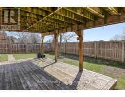 7 WOODHATCH CRESCENT - 35