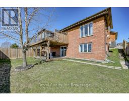 7 WOODHATCH CRESCENT - 36