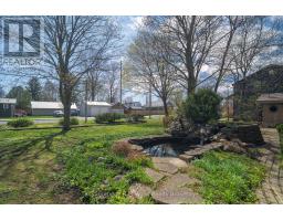 23 SPRUCE STREET W - 38