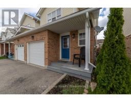 34 MOUNTAIN LAUREL CRESCENT - 4