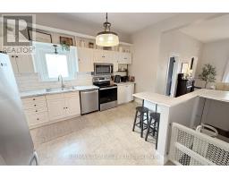 688 HENRY STREET - 12