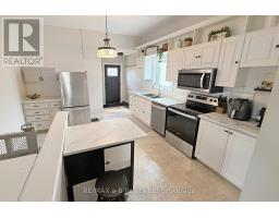 688 HENRY STREET - 16