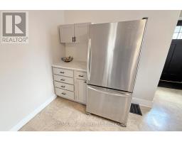 688 HENRY STREET - 17