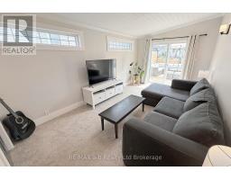 688 HENRY STREET - 22