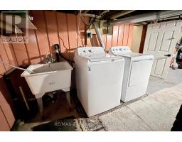 688 HENRY STREET - 30