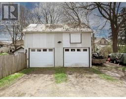 688 HENRY STREET - 32