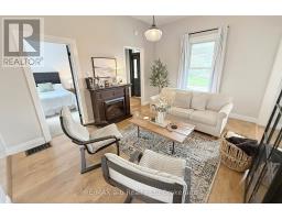 688 HENRY STREET - 6