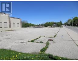 95 VICTORIA STREET S - 3