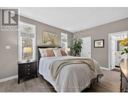 89 WOODVALE DRIVE - 17