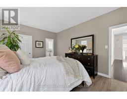 89 WOODVALE DRIVE - 18