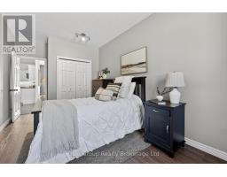 89 WOODVALE DRIVE - 21