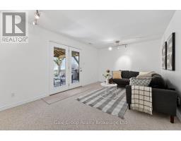 89 WOODVALE DRIVE - 31