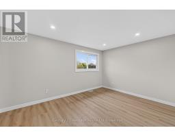 3 - 1040 CANFIELD CRESCENT - 21