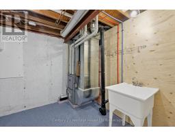 3 - 1040 CANFIELD CRESCENT - 27