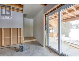 66 TALBOT ST - 38