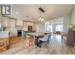 82 SUNVIEW DRIVE - 11