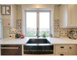 82 SUNVIEW DRIVE - 15