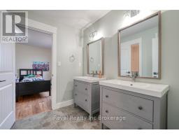 82 SUNVIEW DRIVE - 25