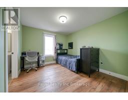 82 SUNVIEW DRIVE - 28