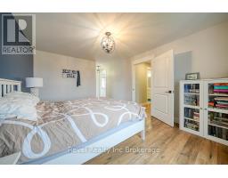 82 SUNVIEW DRIVE - 31