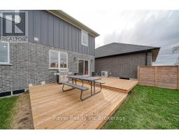 82 SUNVIEW DRIVE - 41