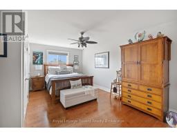 4 CLAYTON STREET - 24