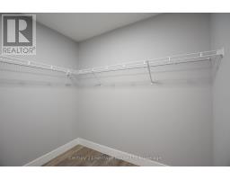 305 SIMCOE STREET - 24