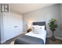 305 SIMCOE STREET - 31