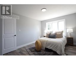 305 SIMCOE STREET - 34