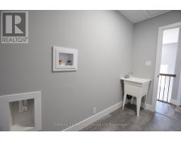 305 SIMCOE STREET - 37