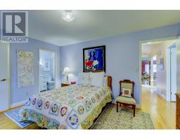 63 HAWKINS CRESCENT - 24