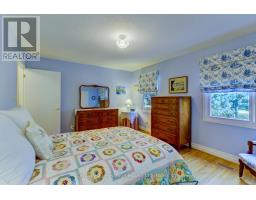 63 HAWKINS CRESCENT - 25