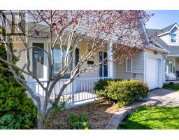 63 HAWKINS CRESCENT - 3