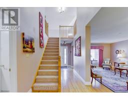 63 HAWKINS CRESCENT - 32