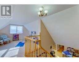 63 HAWKINS CRESCENT - 33